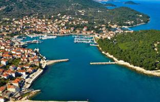 Land plot 869 m² in Zadar County for 140,000 €