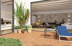 Modern apartment with a balcony in a renovated historic building, in the Gothic Quarter, Barcelona, Spain for 450,000 €