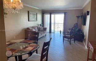 1-bedroom apartments in condo 65 m² in Sunny Isles Beach for $335,000