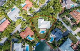 Comfortable villa with a garden, a pool, a terrace and an ocean view, Coral Gables, USA for $2,250,000