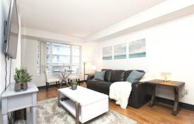 Apartment – Blue Jays Way, Old Toronto, Toronto,  Ontario,   Canada for C$765,000