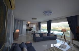 3-bedroom villa 270 m² in Kargicak for 23,322,000 TRY