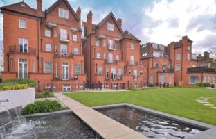 Spacious apartment with a garden in a prestigious area, Hampstead, London, UK for £2,500,000