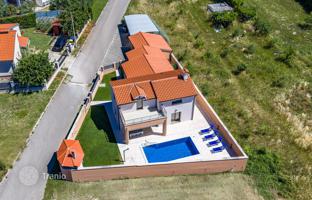 5-bedroom house 186 m² in Juršići for 465,000 €
