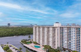 Condo – North Miami Beach, Florida, USA for $499,000