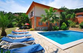 Houses for sale in Lloret de Mar. Furnished villa with swimming pool and sauna in Serra Brava near Lloret de Mar on the Costa Brava Houses for sale in Lloret de Mar. Furnished villa with swimming pool and sauna in Serra Brava near Lloret de Mar on the Costa Brava