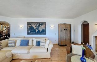 3-bedroom cottage 329 m² in Alicante for 1,700,000 €
