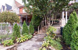 Terraced house – Montrose Avenue, Toronto, Ontario,  Canada for C$2,173,000