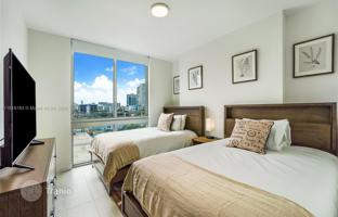 2-bedroom apartments in condo 99 m² in Miami for $950,000