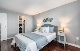 Apartment – Lake Shore Boulevard West, Etobicoke, Toronto,  Ontario,   Canada for C$810,000