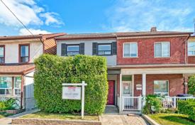 Terraced house – Dufferin Street, Toronto, Ontario,  Canada for C$1,261,000