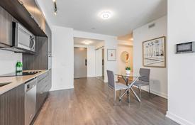 Apartment – York Street, Old Toronto, Toronto,  Ontario,   Canada for C$889,000