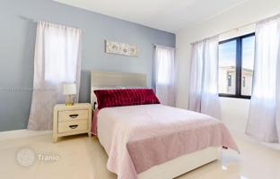 5-bedroom house 207 m² in Florida City for $562,000