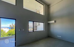 3-bedroom penthouse 210 m² in Black River for $462,000