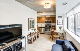Apartment – Wellington Street West, Old Toronto, Toronto,  Ontario,   Canada for C$733,000