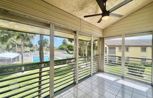 2-bedroom apartments in condo 121 m² in Tamarac for $300,000