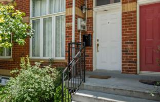 6-bedroom townhouse in Old Toronto for C$1,309,000