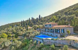 Traditional stone villa with a pool and sea views in Galatas, Peloponnese, Greece for 900,000 €