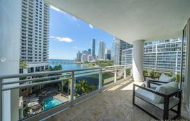 Furnished flat with ocean views in a residence on the first line of the beach, Miami, Florida, USA for $1,685,000