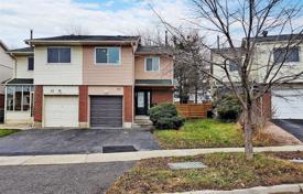 Terraced house – Scarborough, Toronto, Ontario,  Canada for C$1,150,000