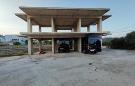 Spacious concrete building in Agios Nikolaos for 350,000 €
