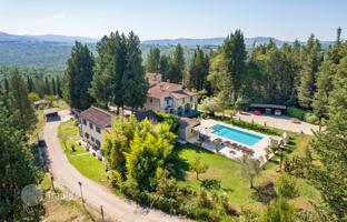 12-bedroom mansion in Impruneta. Price on request