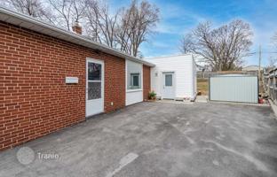 9-bedroom house in Scarborough for C$1,184,000