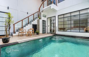 3-bedroom villa 215 m² in Kuta for $376,000