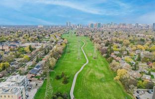 6-bedroom house in North York for C$2,434,000