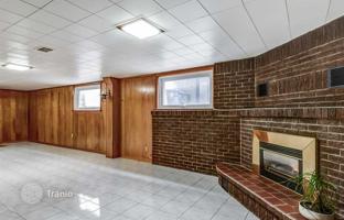 3-bedroom house in Etobicoke for C$1,559,000