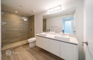 2-bedroom apartments in condo 74 m² in Miami for $589,000