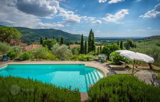 5-bedroom country house 400 m² in Castiglion Fiorentino for 990,000 €