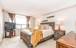 6-bedroom apartment in North York for C$946,000