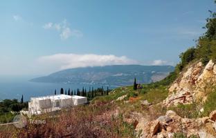 Land plot 1,927 m² in Herceg Novi city for 245,000 €