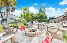 Townhome – West End, Miami, Florida,  USA for $725,000
