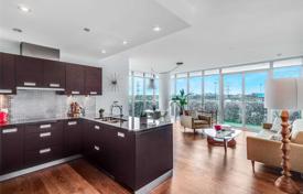 Apartment – Etobicoke, Toronto, Ontario,  Canada for C$1,028,000
