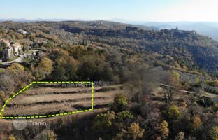 Land plot 1,279 m² in Grožnjan for 220,000 €