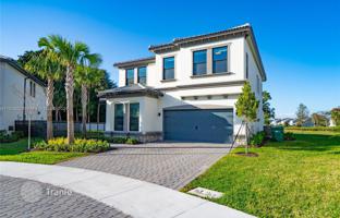 5-bedroom house 311 m² in Tamarac for $1,149,000