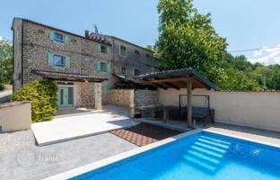 3-bedroom house 115 m² in Motovun for 299,000 €