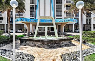 2-bedroom apartments in condo 113 m² in South Ocean Drive for $499,000