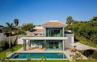 5-bedroom villa 618 m² in Marbella for 5,400,000 €