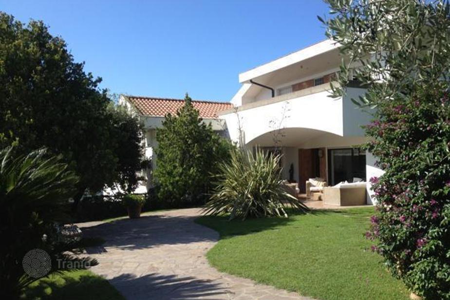 Villa for sale in Anzio, Italy — listing #1398275