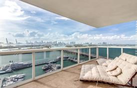Stylish three-bedroom apartment with ocean views in Miami Beach, Florida, USA for 2,636,000 €