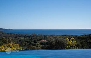 4-bedroom villa in Cavalaire-sur-Mer for 2,600,000 €