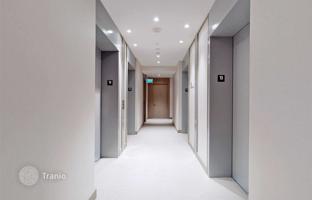 6-bedroom apartment in Blue Jays Way for C$893,000