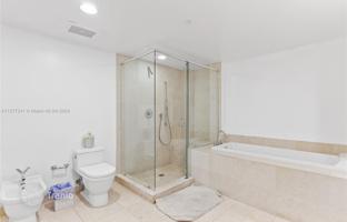 2-bedroom apartments in condo 122 m² in Miami for $1,440,000