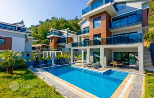 4-bedroom villa 300 m² in Fethiye for 51,752,000 TRY