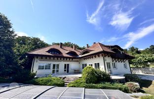Villa 577 m² in Keszthely for 1,230,000 €