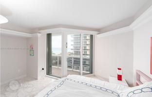 3-bedroom apartments in condo 255 m² in Bal Harbour for $3,799,000