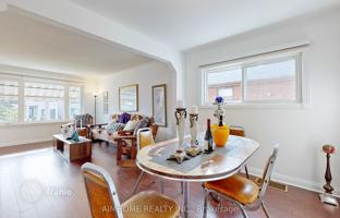 12-bedroom house in Scarborough for C$1,166,000